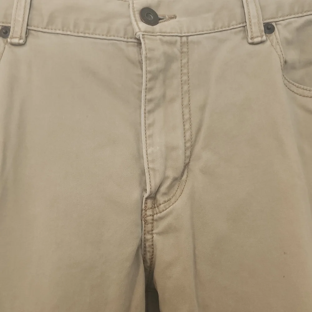 36 X 25  SHORT MAN'S Dockers Men's Khaki Chinos - Picture 2 of 10